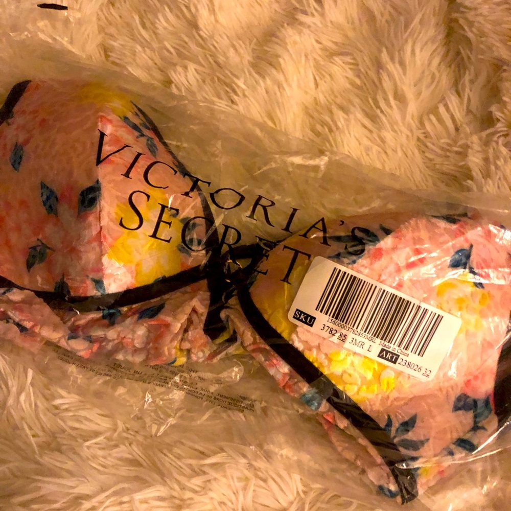 Victoria’s Secret bra